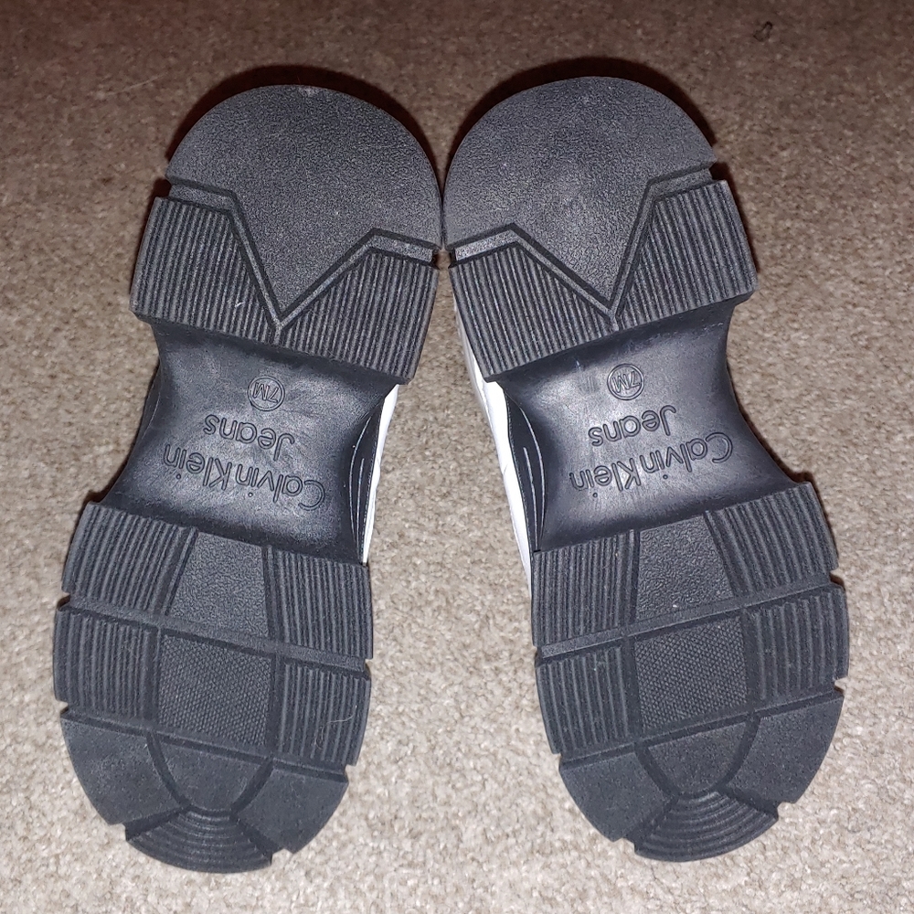 Calvin Klein white shiny puffy boots - Picture 9 of 11